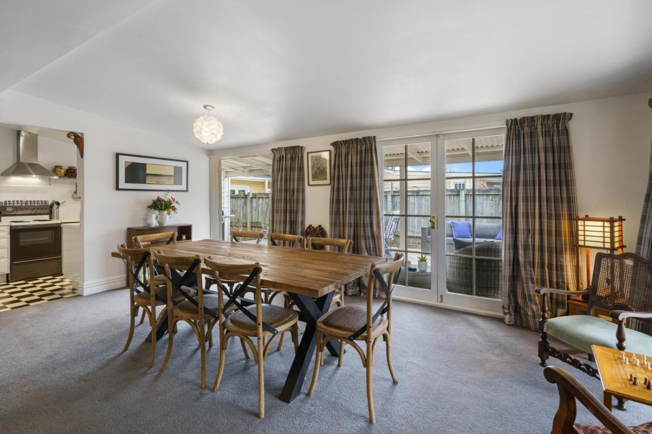 Pendreigh Cottage - Martinborough Holiday Home エクステリア 写真