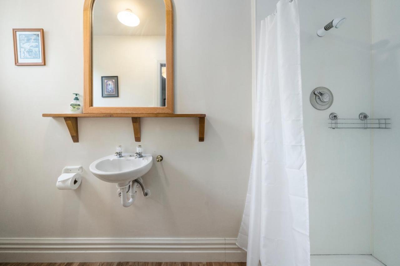 Pendreigh Cottage - Martinborough Holiday Home エクステリア 写真
