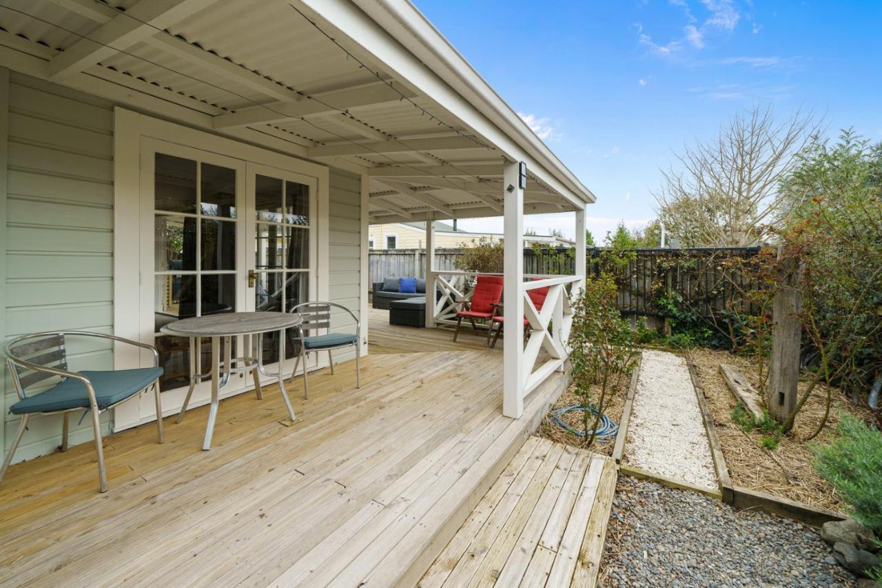Pendreigh Cottage - Martinborough Holiday Home エクステリア 写真